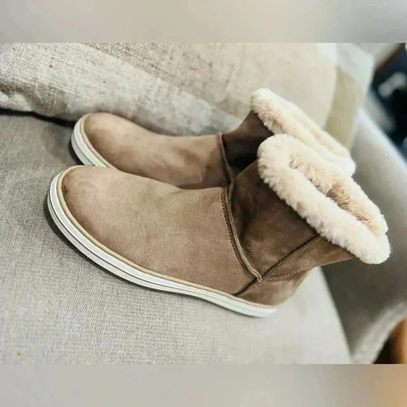 Mountain Sole warm cozy women’s winter  boots SIZE 9 - Picture 1 of 7